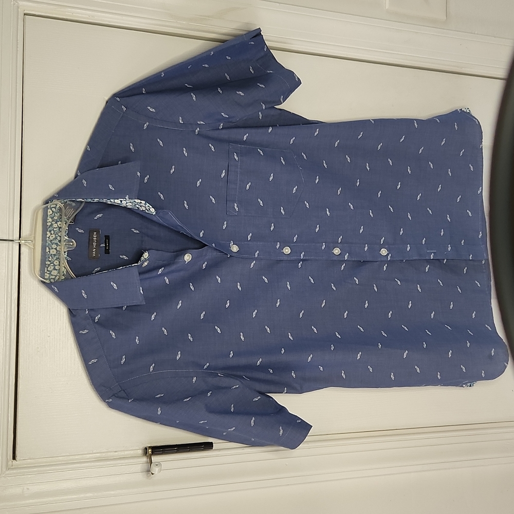 VAN HEUSEN DRESS SHIRT